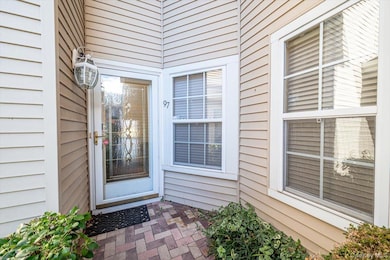 97 Windwatch Dr, Hauppauge, NY 11788 - photo 3