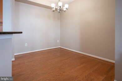 8313 Snowy Egrit Way unit 32, Lorton, VA 22079 - photo 3