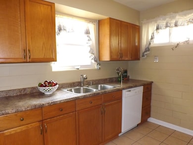 unlisted-address, Westchester, IL 60154 - photo 4