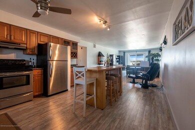 Entry into kitchen