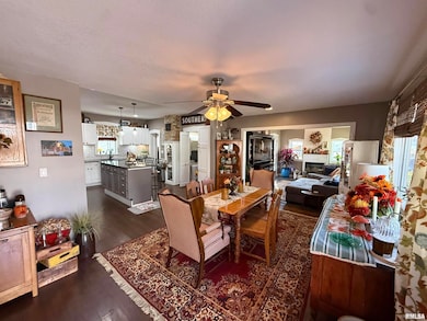 902 Adams St, Quincy, IL 62301 - photo 7