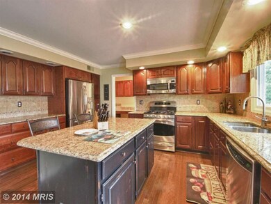 8526 Oak Pointe Way, Fairfax Station, VA 22039 - photo 2