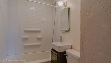 211.5 2nd ave E (5 of 11)
