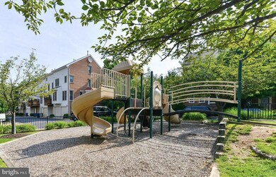 4657 Longstreet Ln unit 101, Alexandria, VA 22311 - photo 3