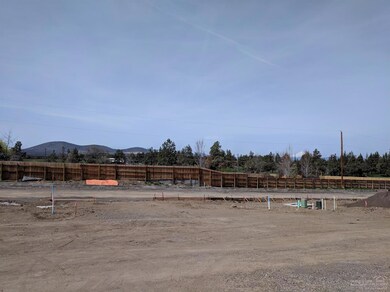 2572 SW 47th St, Redmond, OR 97756 - photo 2