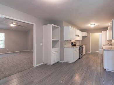 102 Pimlico Dr, Bella Vista, AR 72715 - photo 4