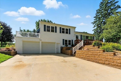 211 Auburn St, Waterloo, IA 50701 - photo 2