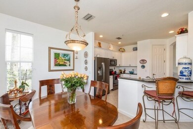 Dining Area & Kitchen