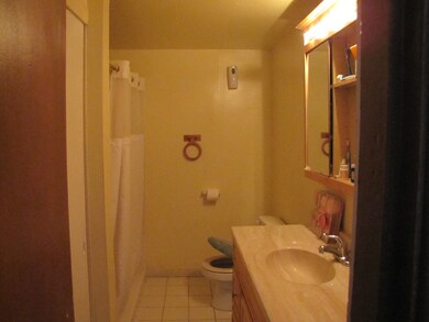 922 W Ridgeland Ave, Waukegan, IL 60085 - photo 6