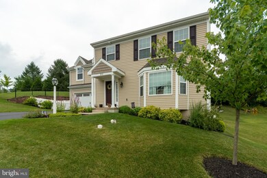 215 Kenneth Dr, Leola, PA 17540 - photo 3