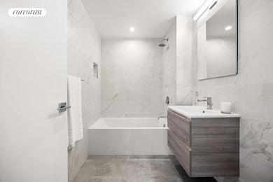 27-09 40th Ave unit 2A, Long Island City, NY 11101 - photo 4