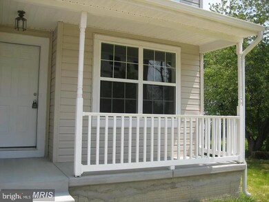 9135 Davene Ln, Laurel, MD 20723 - photo 4