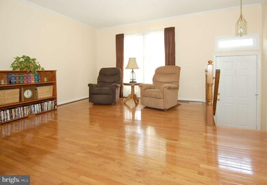 21909 Myrtlewood Square, Sterling, VA 20164 - photo 4