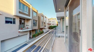 unlisted-address, Los Angeles, CA 90046 - photo 4