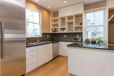 177 Queen Street kitchen