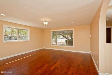 5 Living Room