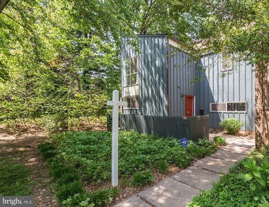 11519 Links Dr, Reston, VA 20190 - photo 2