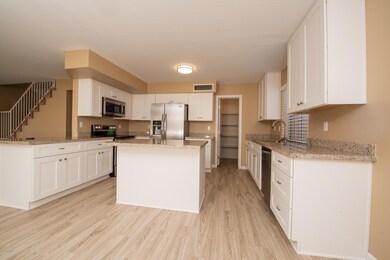 02_Kitchen-Alt View