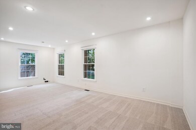 2941 Waterford Ct, Vienna, VA 22181 - photo 3