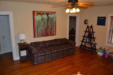 123 Travis St, San Marcos, TX 78666 - photo 4