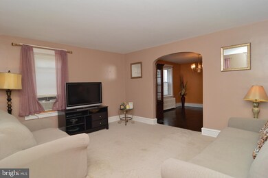 324 W Elm St, Reading, PA 19607 - photo 4