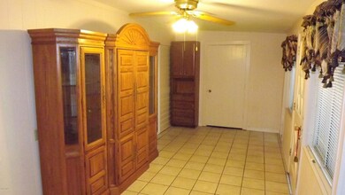 10866 W Santa fe Dr, Sun City, AZ 85351 - photo 5