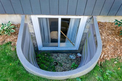 330 N Dibble Lansing, MI-13