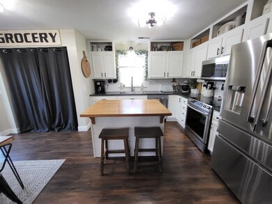 821 Abundance Place, Churubusco, IN 46723 - photo 2