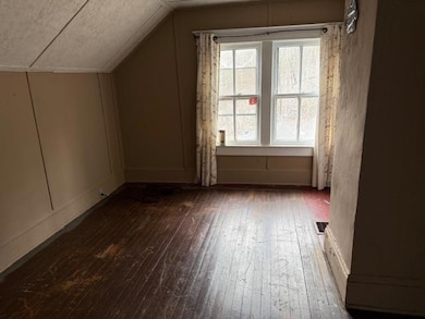 960 Pocahontas Ave, Bramwell, WV 24715 - photo 7