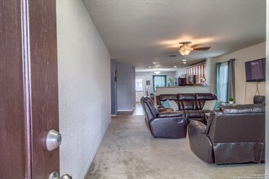 10126 Round Ridge, San Antonio, TX 78254 - photo 4