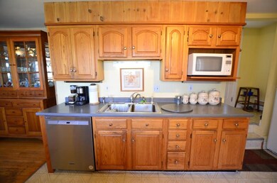 16 Greenlay St, Nashua, NH 03063 - photo 5