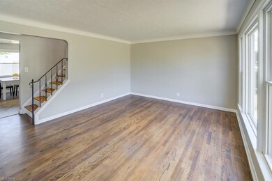 2165 E 290th St, Wickliffe, OH 44092 - photo 3