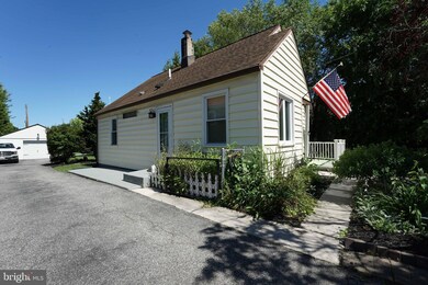 8707 Eddington Rd, Parkville, MD 21234 - photo 2