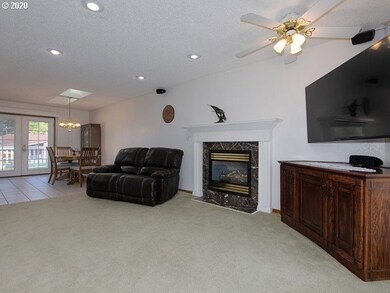 Living Room/Dining Room