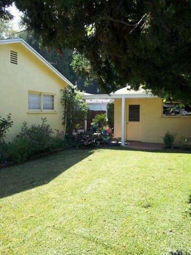 Lawn
9445 Mills
Whittier, Ca. 90603