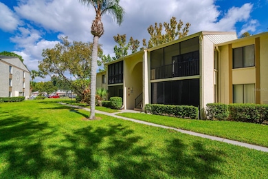 1433 Pine Glen Place unit G1, Tarpon Springs, FL 34688 - photo 2