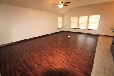 4414 Hawk Owl Dr, Norman, OK 73072 - photo 2