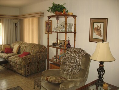 5801 Flying W Living Room (1)