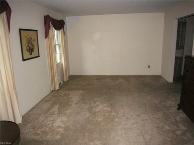 Large Living Room of front hallway.