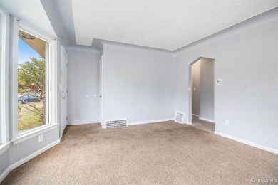 18452 Shaftsbury Ave, Detroit, MI 48219 - photo 6