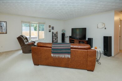 745 Thomas St-104
