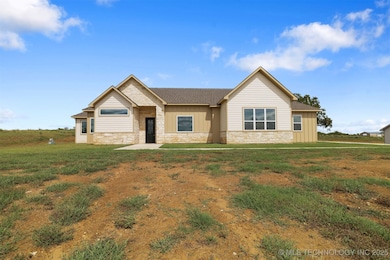 211 Vaughn Ln, Calera, OK 74730 - photo 3