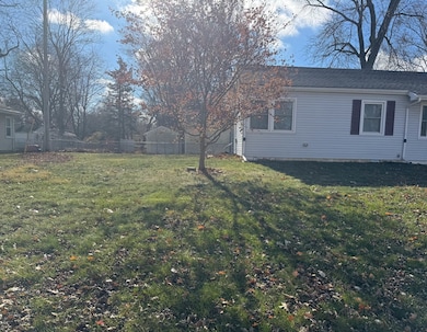 1709 W William St, Champaign, IL 61821 - photo 3