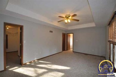 3807 SW Lincolnshire Rd, Topeka, KS 66610 - photo 6