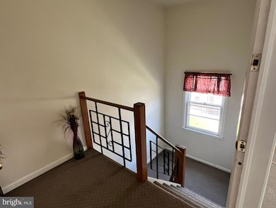 706 Longacre Ct, Lansdowne, PA 19050 - photo 2