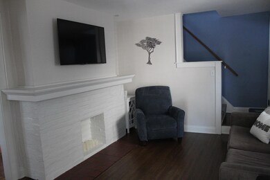 Living Room (2)