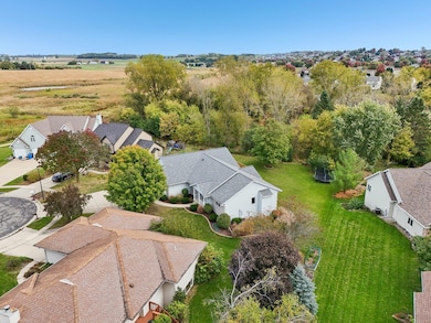 919 Lochmoore Dr, Waunakee, WI 53597 - photo 4