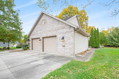 57120 Bluff Crest Dr, Elkhart, IN 46516 - photo 2