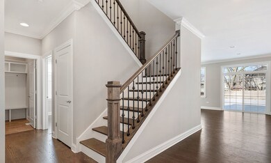 573 W Belden Ave, Elmhurst, IL 60126 - photo 2