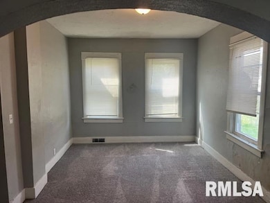 1015 Arlington Ct, Davenport, IA 52803 - photo 4